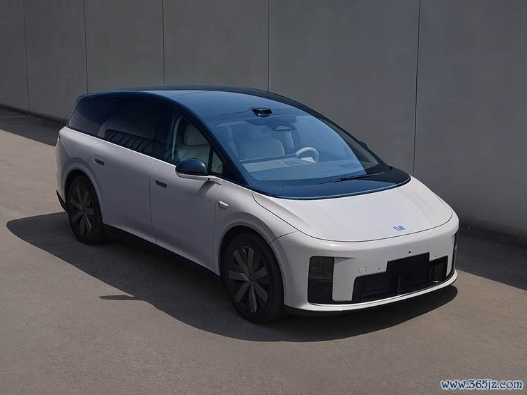 新款理念念i8汇报图：半讳饰式门把手+250kW后驱，单电机版
